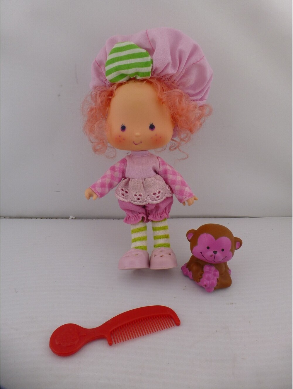 Vintage Strawberry Shortcake Doll with Marmalade Monkey & Comb 1979 American Q2